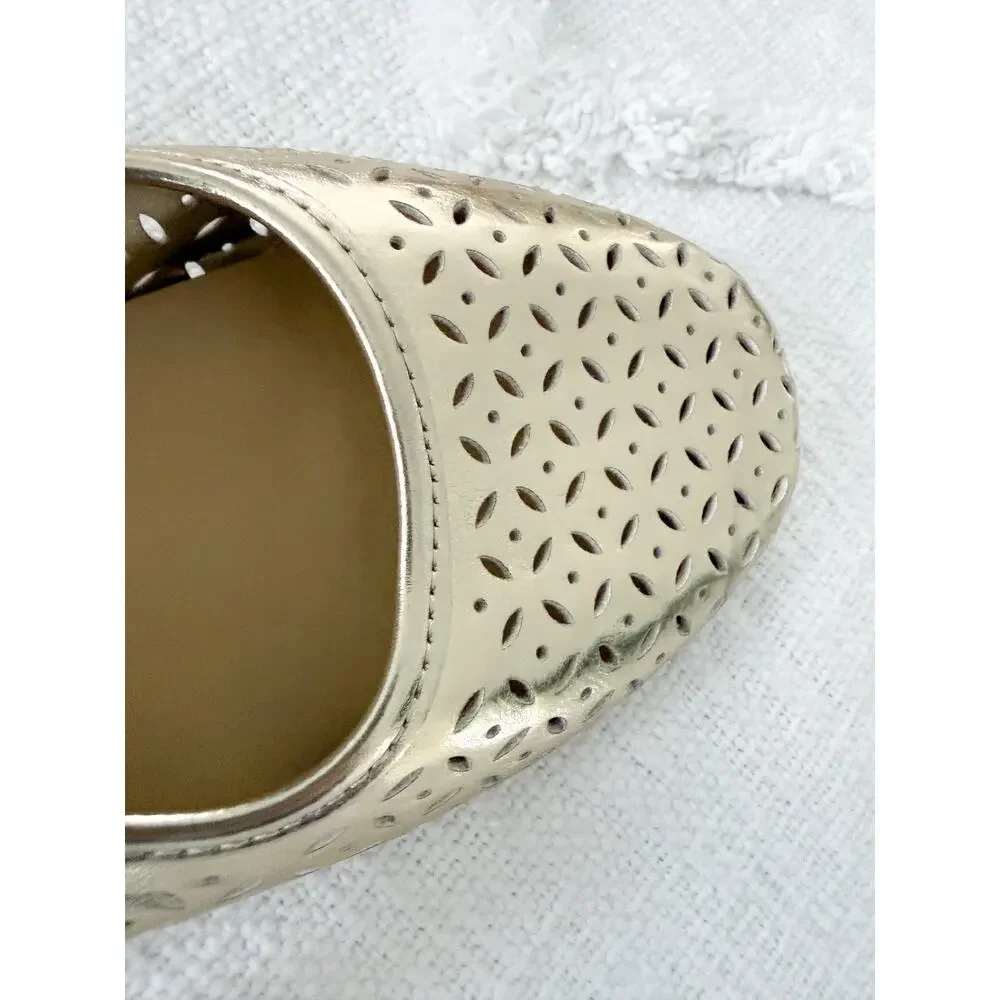 Crewcuts Factory | NWOT Girls Metallic Perforated Mary Janes Gold | Sz K4